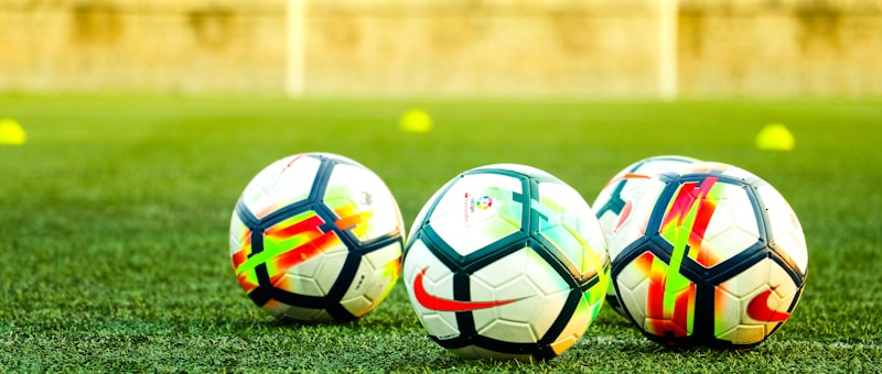 欧冠半决赛皇家马德里在伯纳乌球场主场作战的夜景